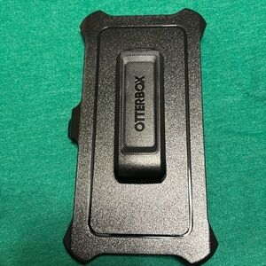 Brand New OtterBox Defender Belt Clip Holster for Apple IPhone 15.